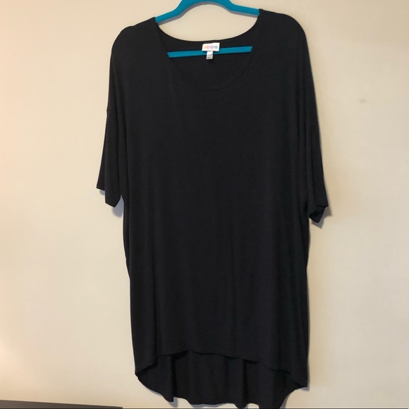 LuLaRoe Tops - 🖤 Super soft L lularoe black Irma 🖤